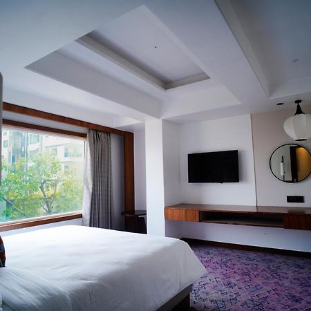 Ishaan Sarovar Portico Диогар Екстериор снимка