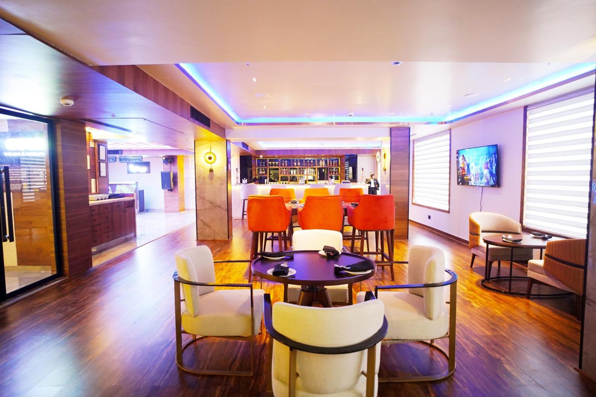 Ishaan Sarovar Portico Диогар Екстериор снимка