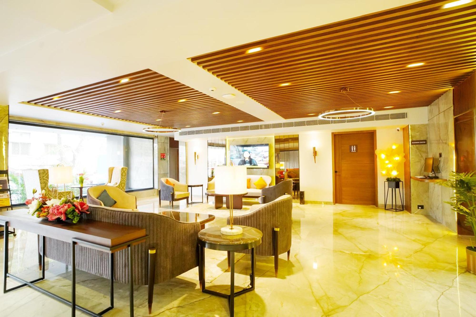 Ishaan Sarovar Portico Диогар Екстериор снимка