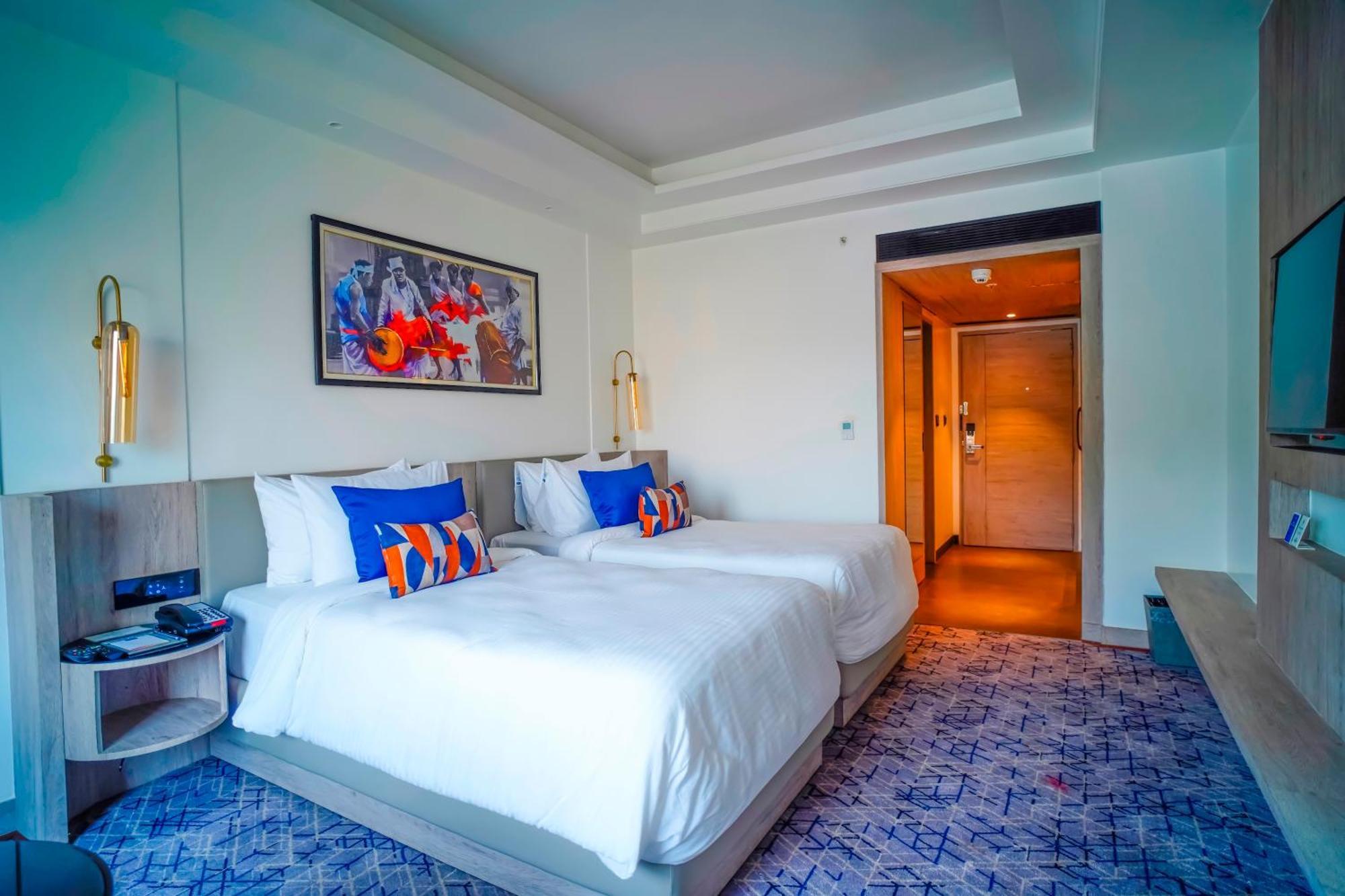 Ishaan Sarovar Portico Диогар Екстериор снимка