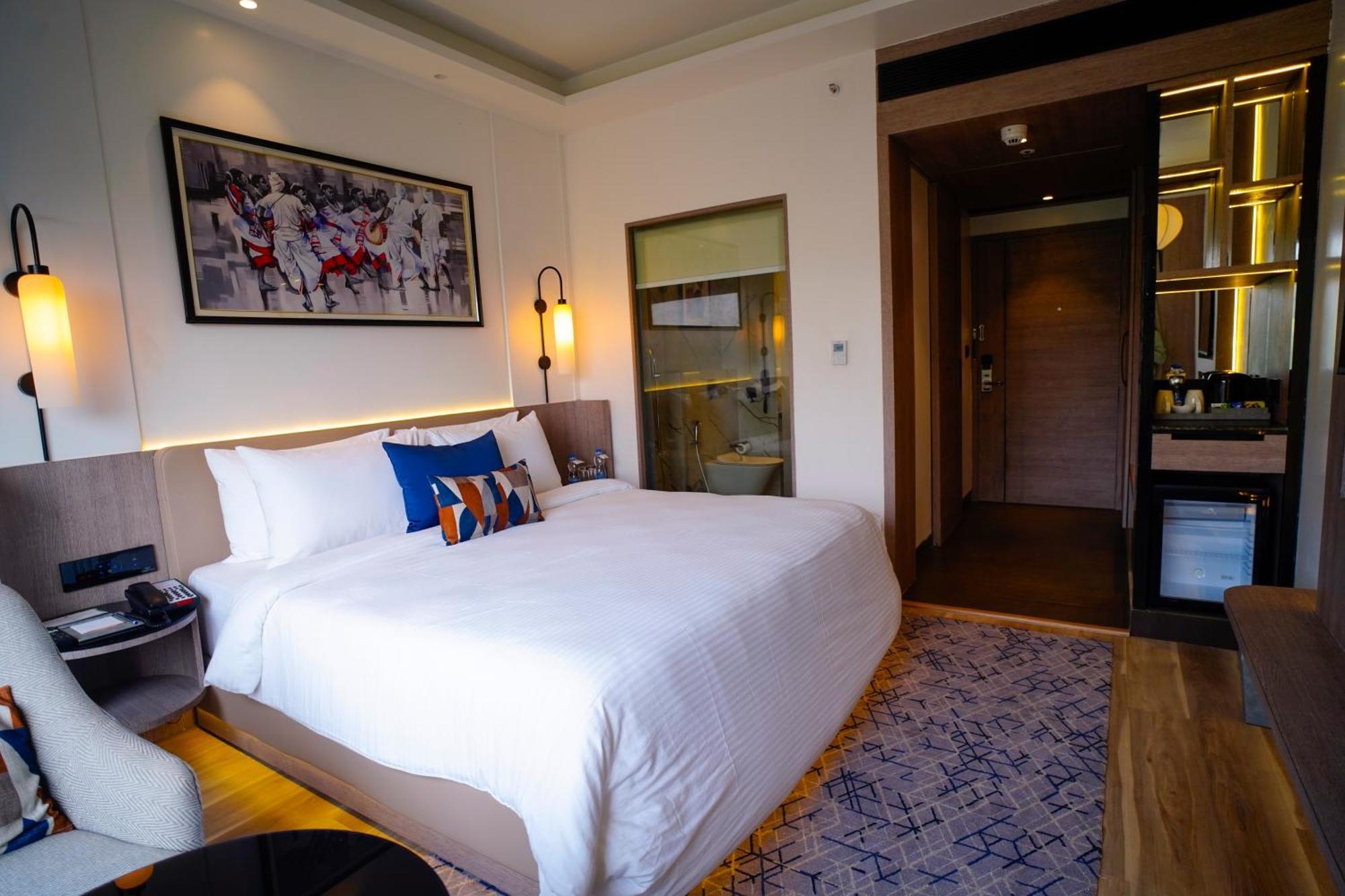 Ishaan Sarovar Portico Диогар Екстериор снимка